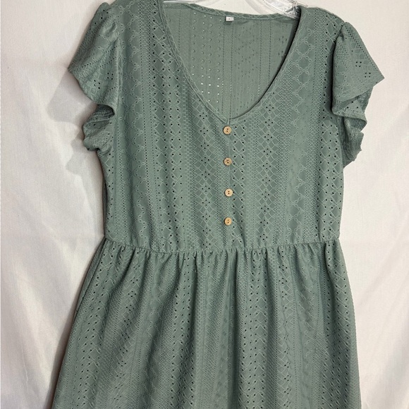 unknown Tops - Chic Green Eyelet Blouse size Large